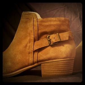 NEW Gianni Bini Heeled Ankle Boots, Suede, Size 12